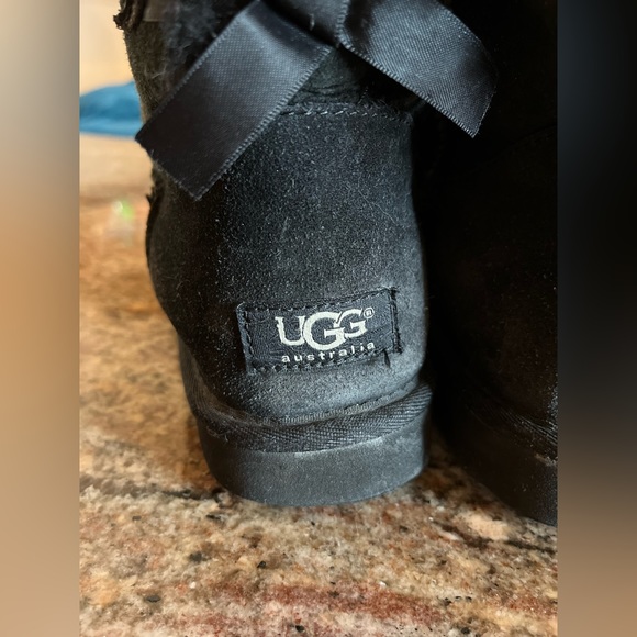 UGG Bow Tie Black Boots - Picture 4 of 12
